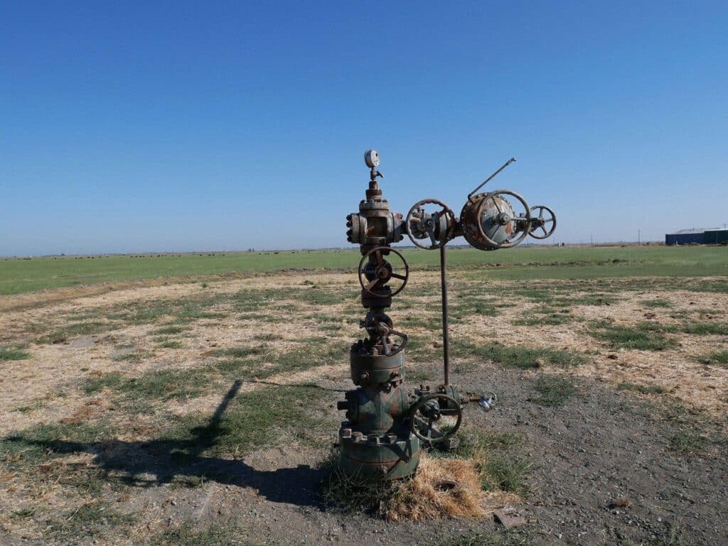 abandoned gas well leaking methane